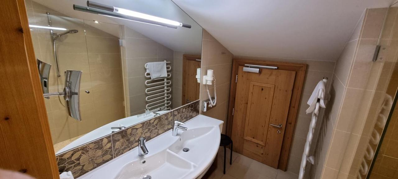 Hotel Bergkristall 4*